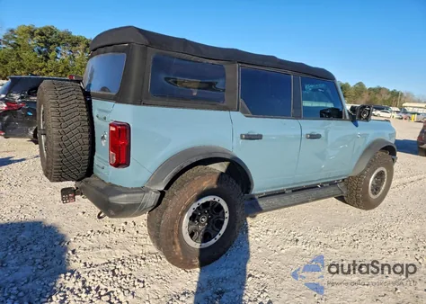 2021 Ford Bronco Base z USA, uszkodzony, nr VIN 1FMEE5DP2MLA72152